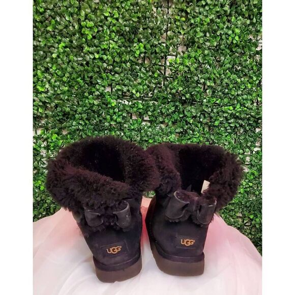 UGG boots  - Picture 3 of 7